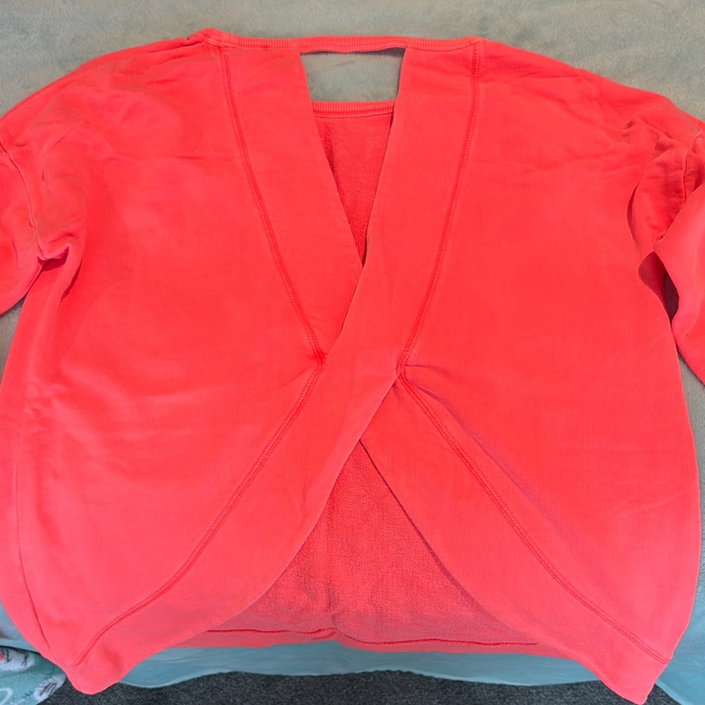 EUC Lilly Pulitzer Luxletic Biscaya bright coral Cross-Back Pullover L - Picture 2 of 3